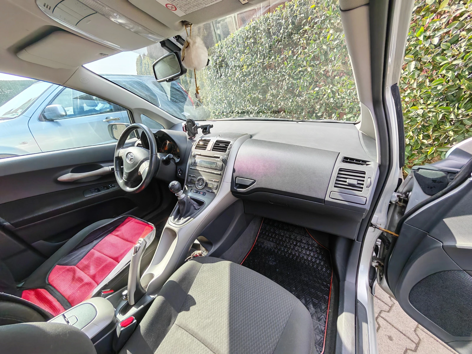 Toyota Auris, снимка 9 - Автомобили и джипове - 53716033