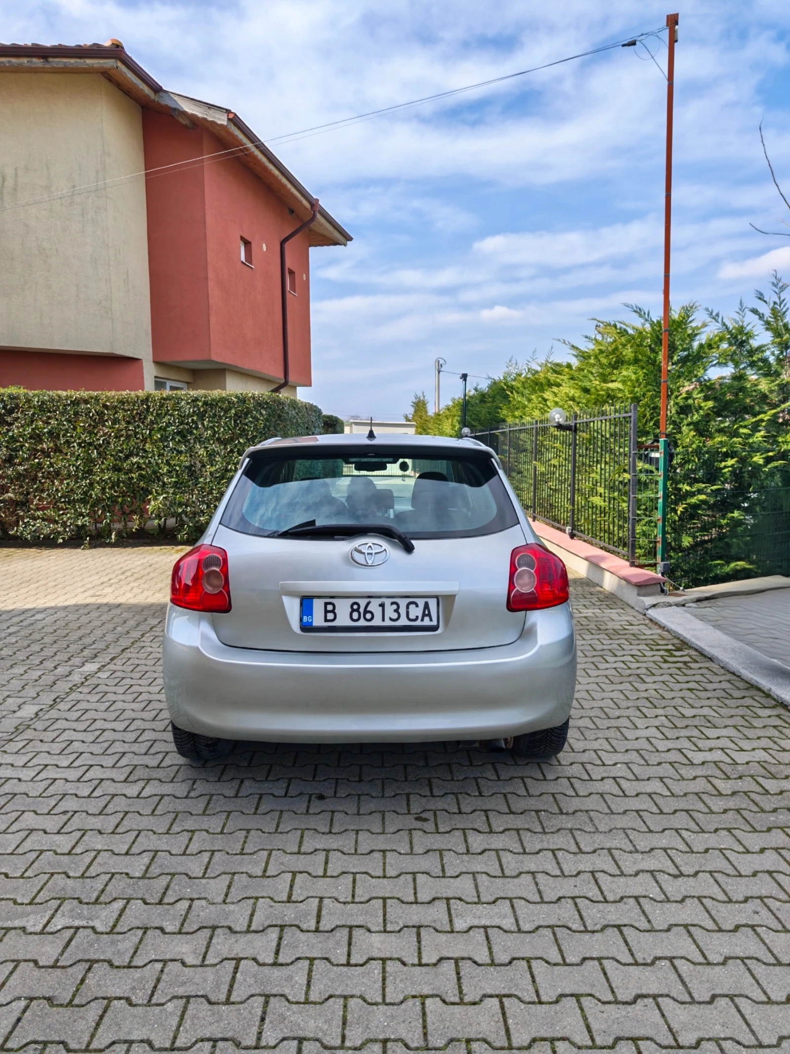 Toyota Auris, снимка 2 - Автомобили и джипове - 53716033