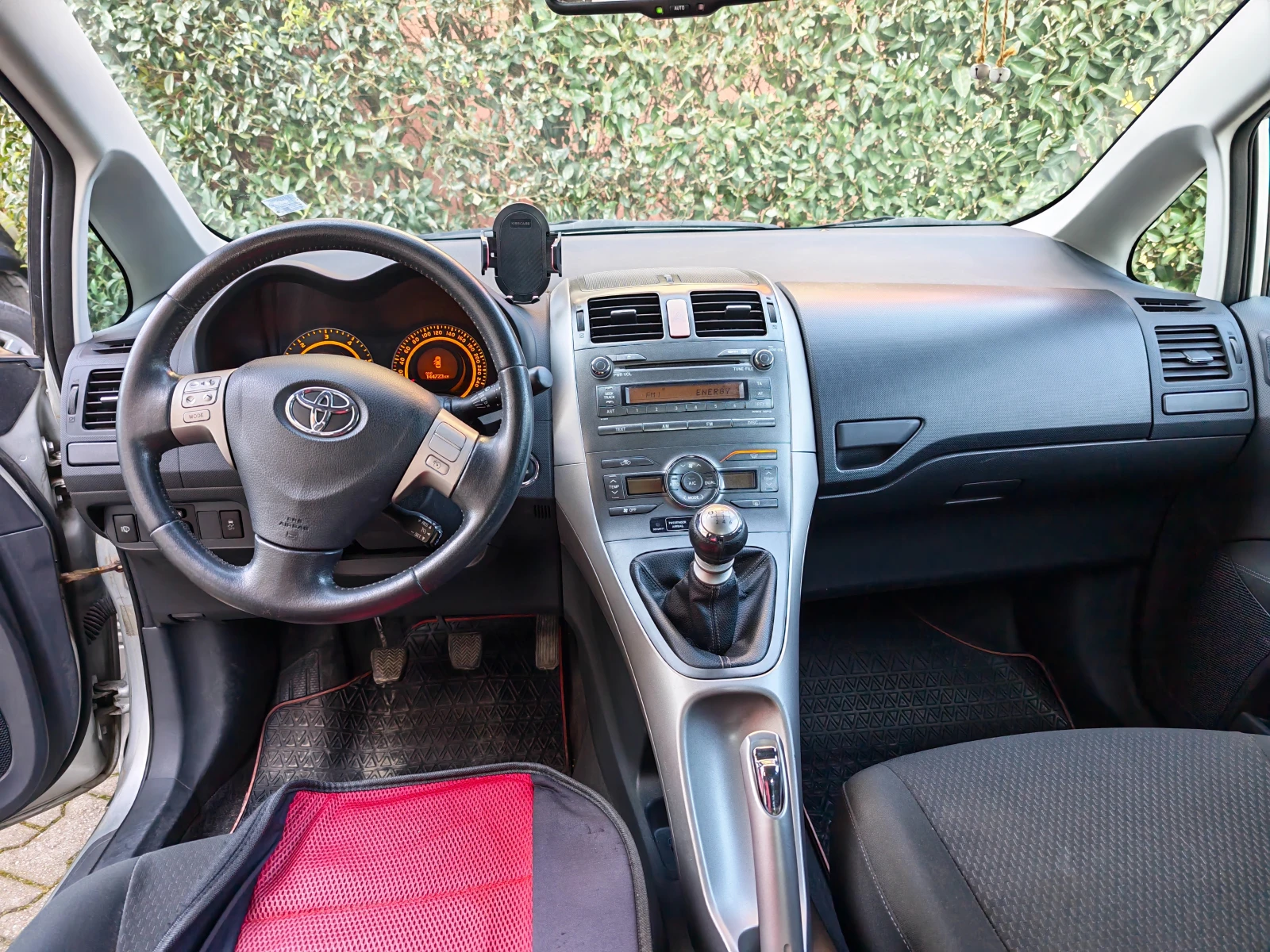 Toyota Auris, снимка 13 - Автомобили и джипове - 53716033