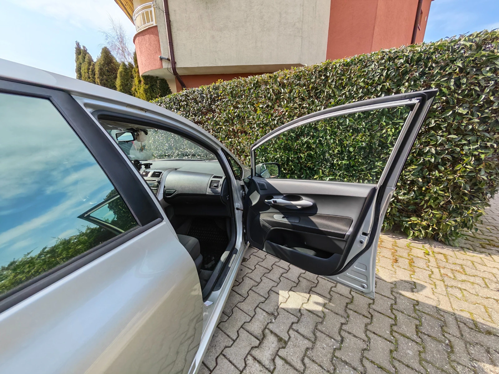 Toyota Auris, снимка 8 - Автомобили и джипове - 53716033