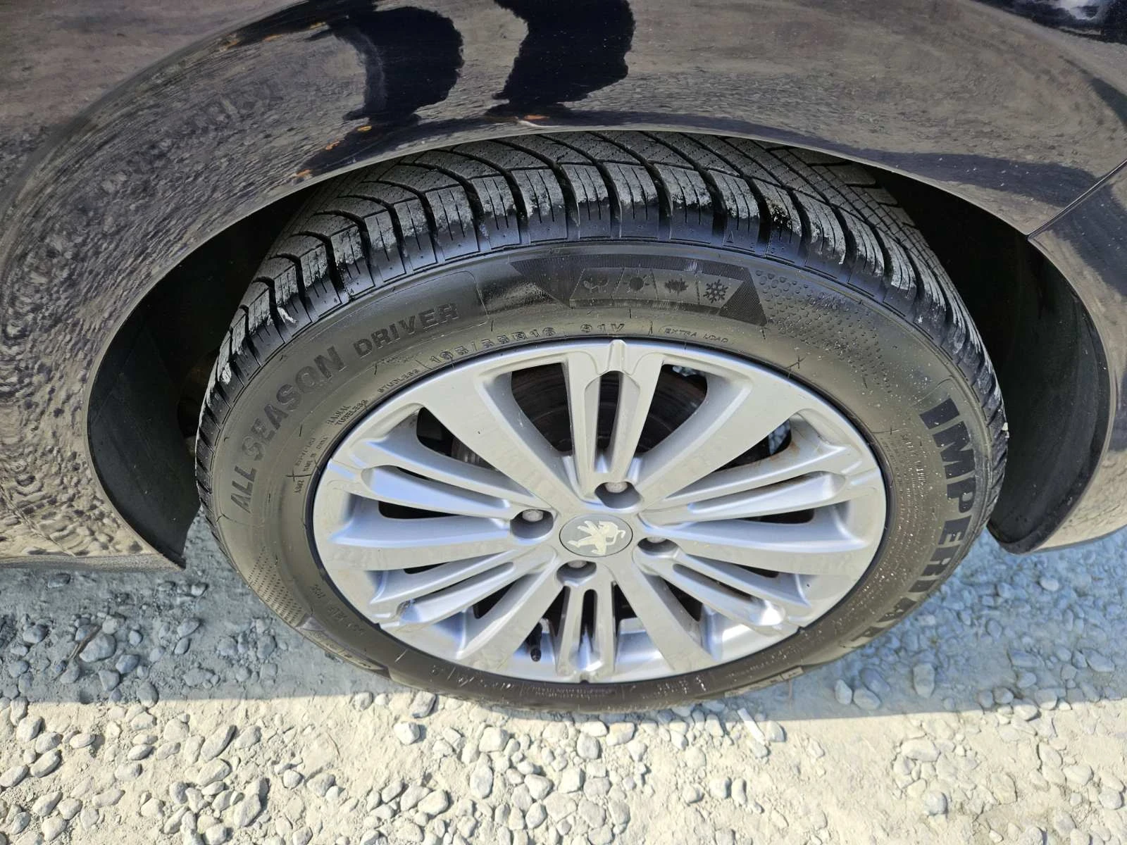 Peugeot 208 1.6, снимка 12 - Автомобили и джипове - 53894626