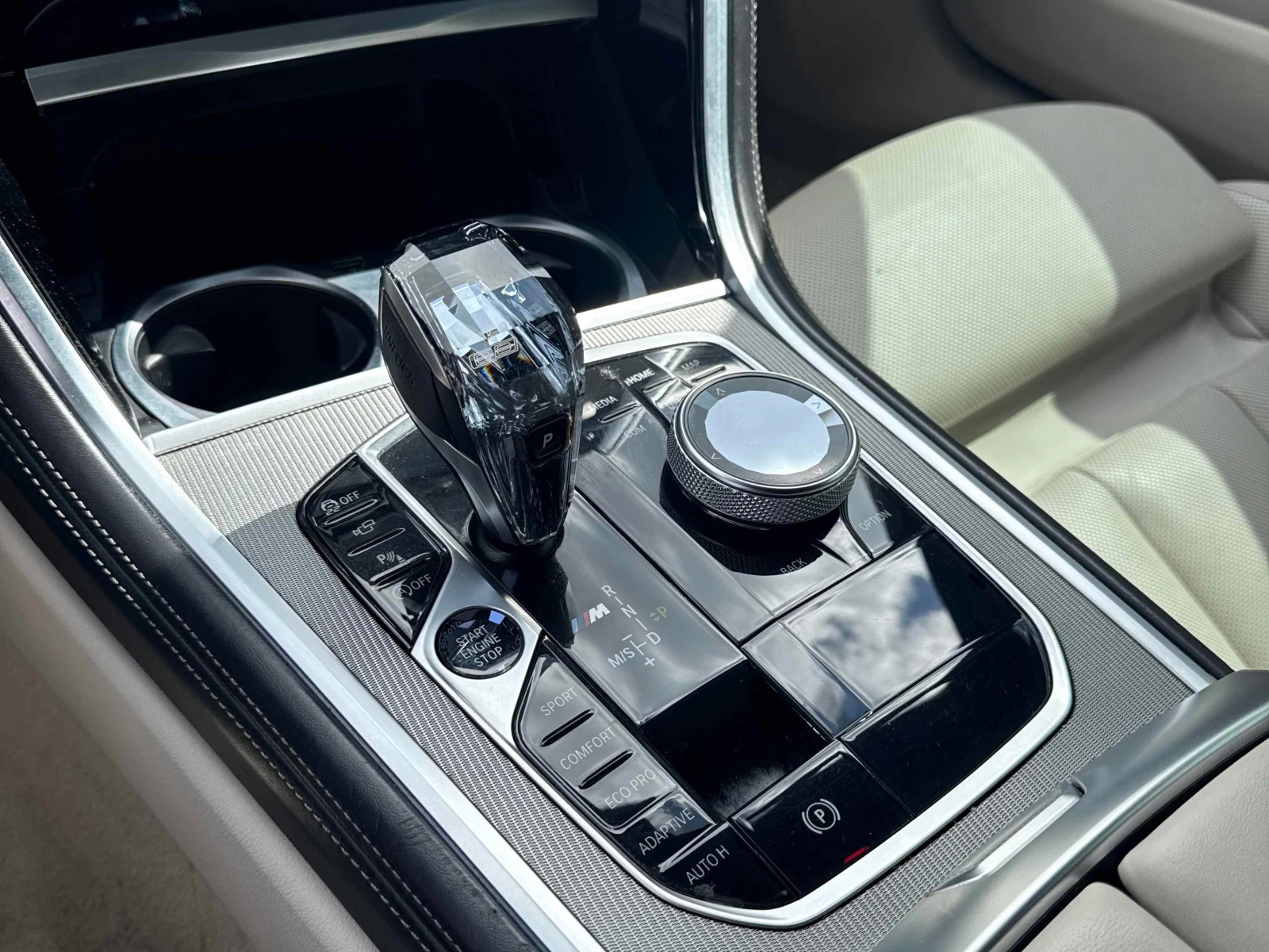 BMW 850 xDrive * * CARFAX * * АВТО КРЕДИТ * * , снимка 9 - Автомобили и джипове - 54265906