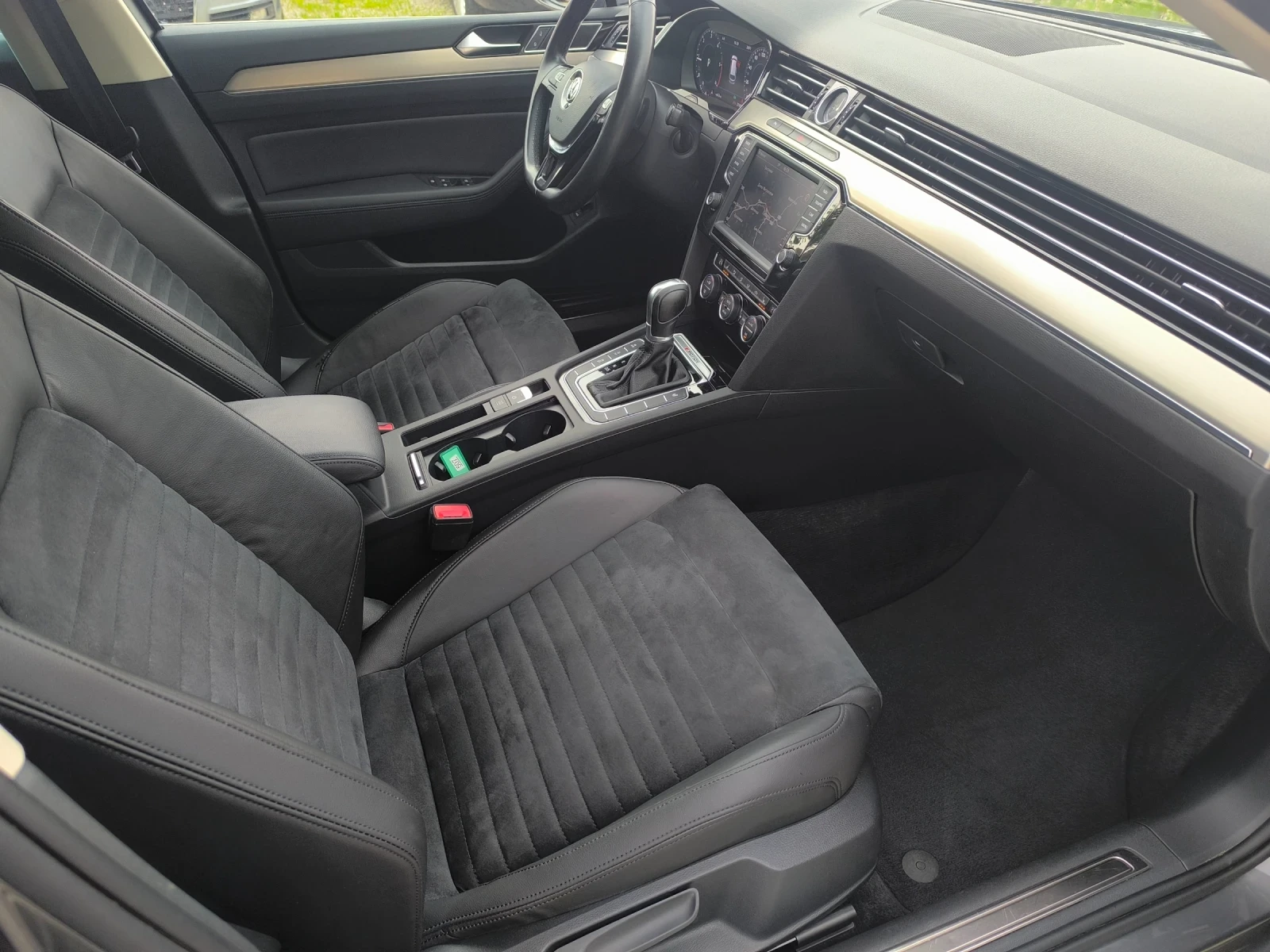 VW Passat 2.0TDI High line, 4Motion BMT, 240�.�. | Mobile.bg � ����������� 9