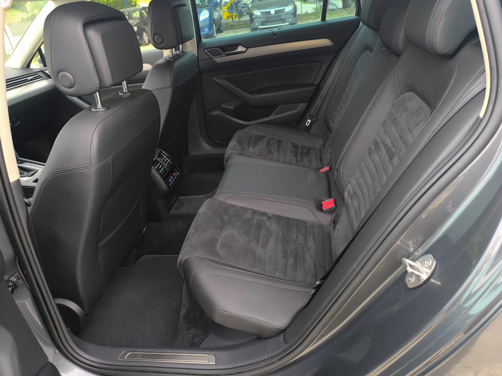 VW Passat 2.0TDI High line, 4Motion BMT, 240�.�. | Mobile.bg � ����������� 12