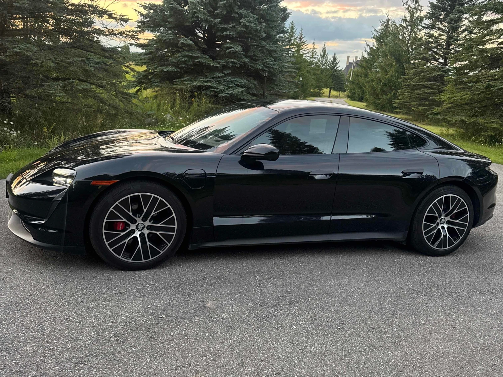 Porsche Taycan * 4S * CARFAX * ОПЦИЯ ЗА ФИНАНСИРАНЕ, снимка 2 - Автомобили и джипове - 55875638