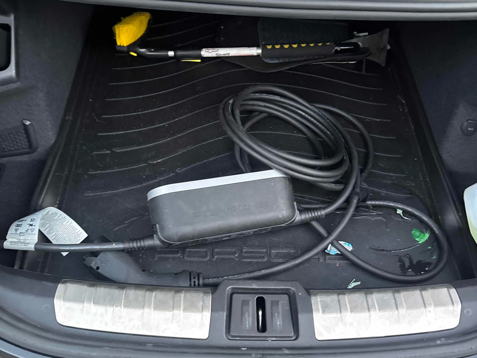 Porsche Taycan * 4S * CARFAX * ОПЦИЯ ЗА ФИНАНСИРАНЕ, снимка 11 - Автомобили и джипове - 55875638