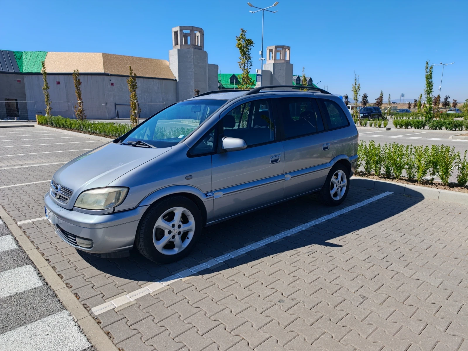 Opel Zafira 2.2  Дизел, снимка 3 - Автомобили и джипове - 56056393
