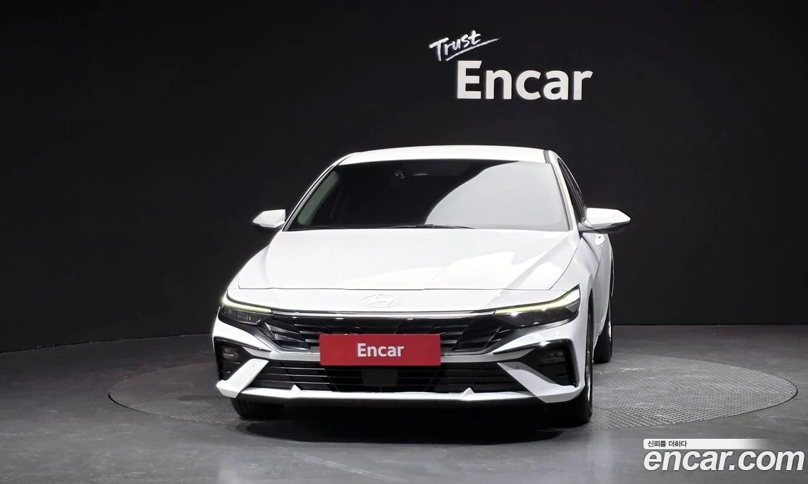 Hyundai Elantra 1.6 Smart, снимка 3 - Автомобили и джипове - 56155936