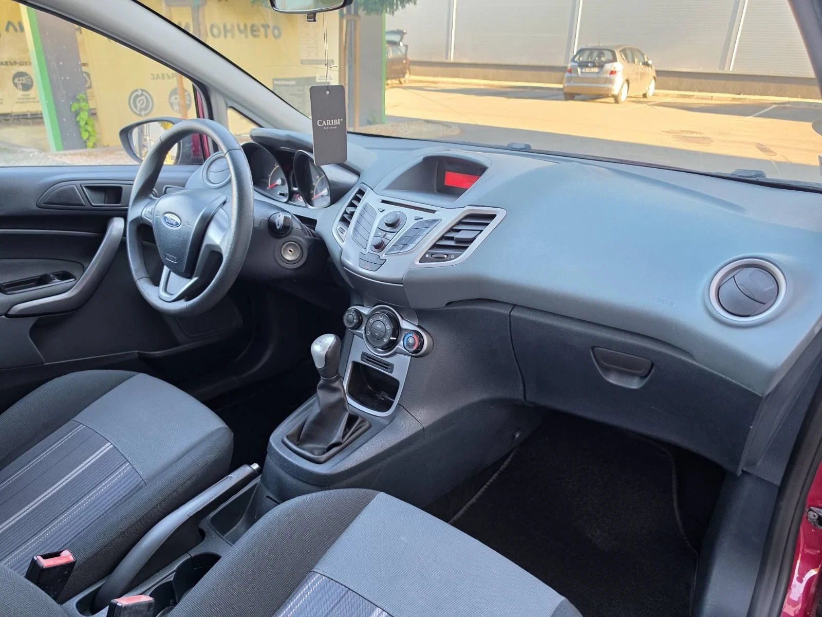 Ford Fiesta 1.4, снимка 13 - Автомобили и джипове - 56658261