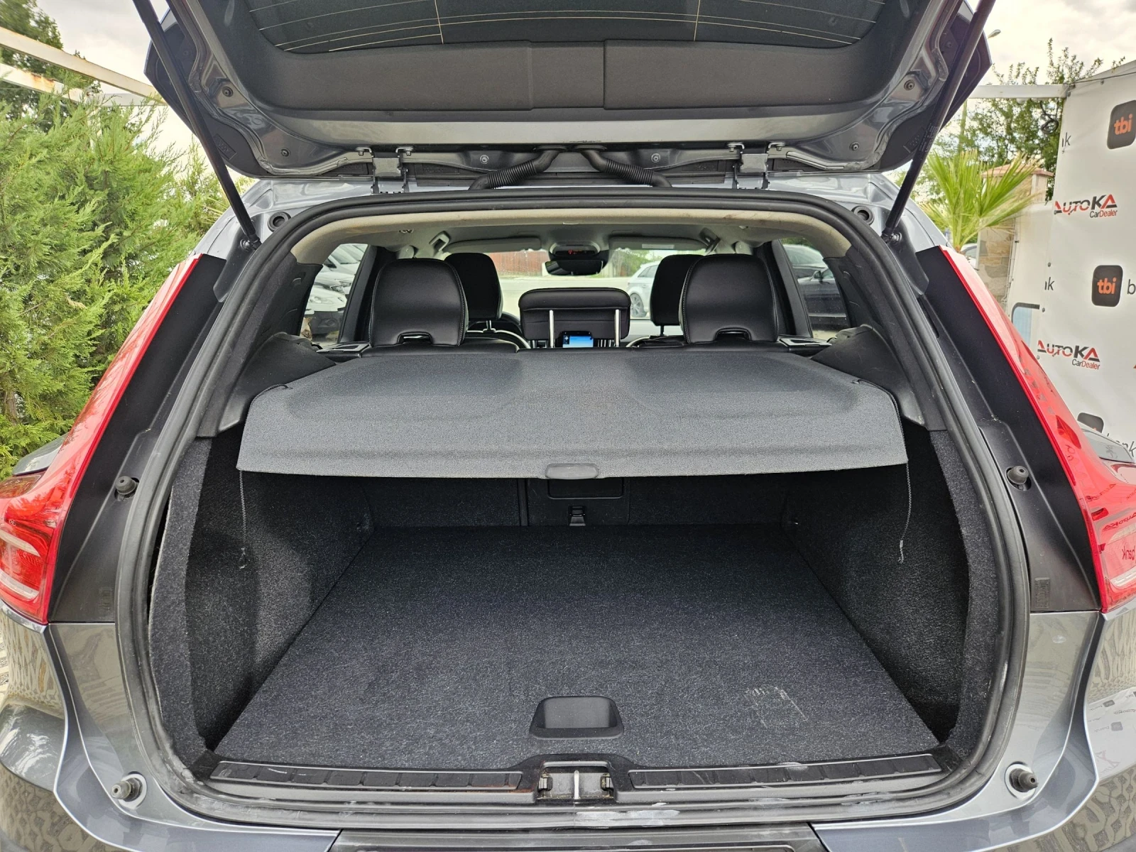 Volvo XC40 2.0D-150кс= 4х4= АВТОМАТ= R-DESIGN= DIGITAL - изображение 10