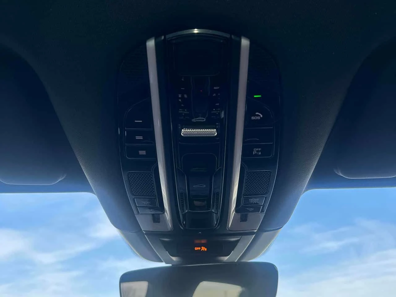 Porsche Cayenne * AWD * CARFAX * BOSE * 2 КЛЮЧА * ПАНОРАМА, снимка 16 - Автомобили и джипове - 54152982