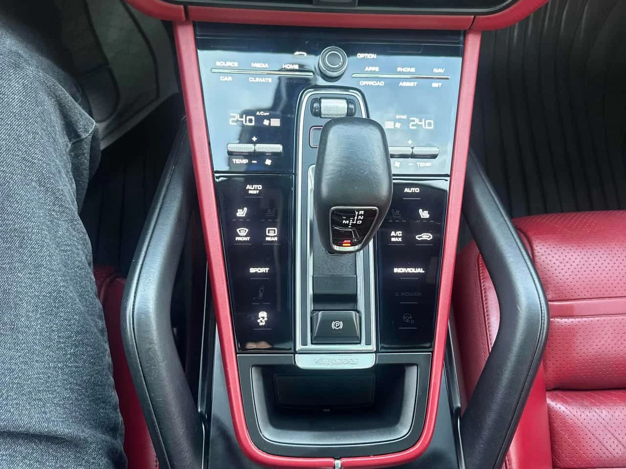 Porsche Cayenne * AWD * CARFAX * BOSE * 2 КЛЮЧА * ПАНОРАМА, снимка 10 - Автомобили и джипове - 54152982