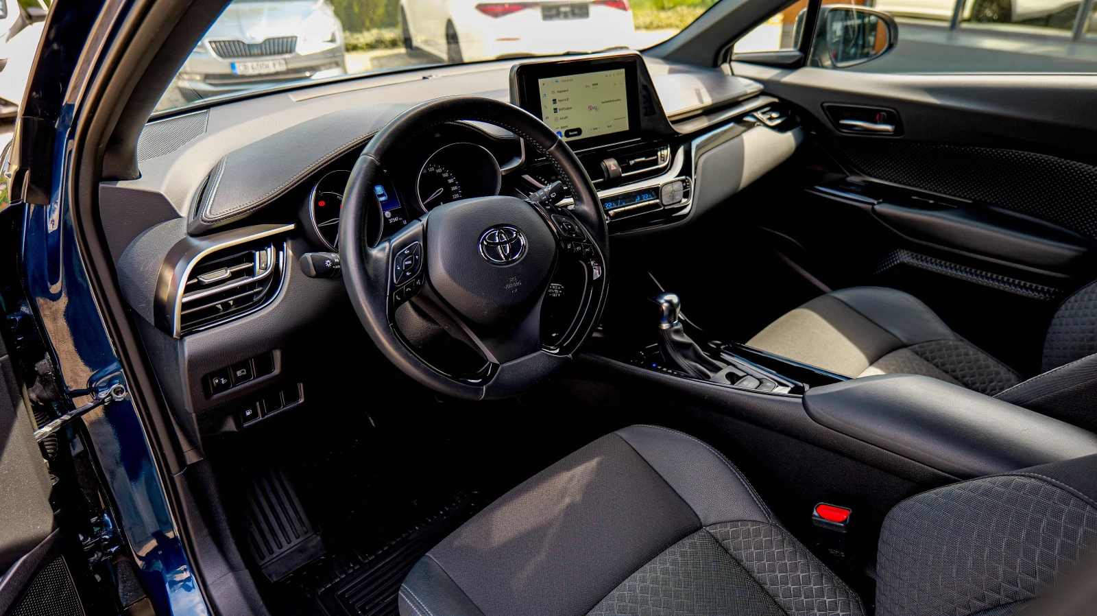 Toyota C-HR, снимка 8 - Автомобили и джипове - 54662742