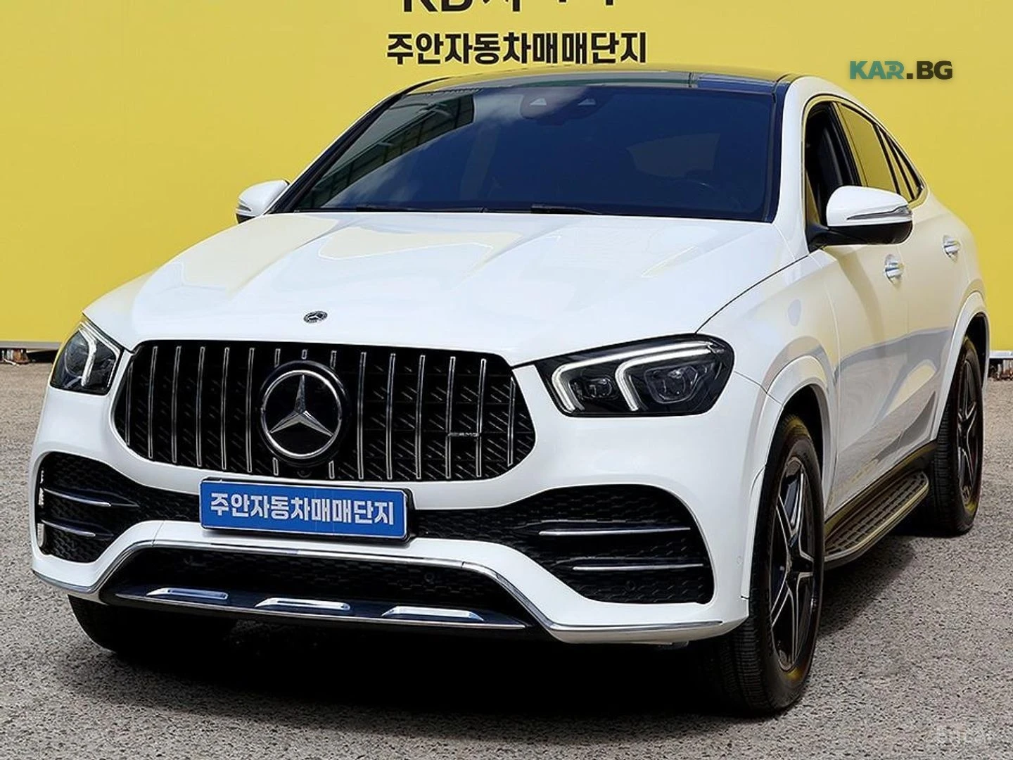 Mercedes-Benz GLE 400 D COUPE* 4MATIC* PANO* 360* HUD* ОБДУХВ* LANE ASS*, снимка 2 - Автомобили и джипове - 54912533