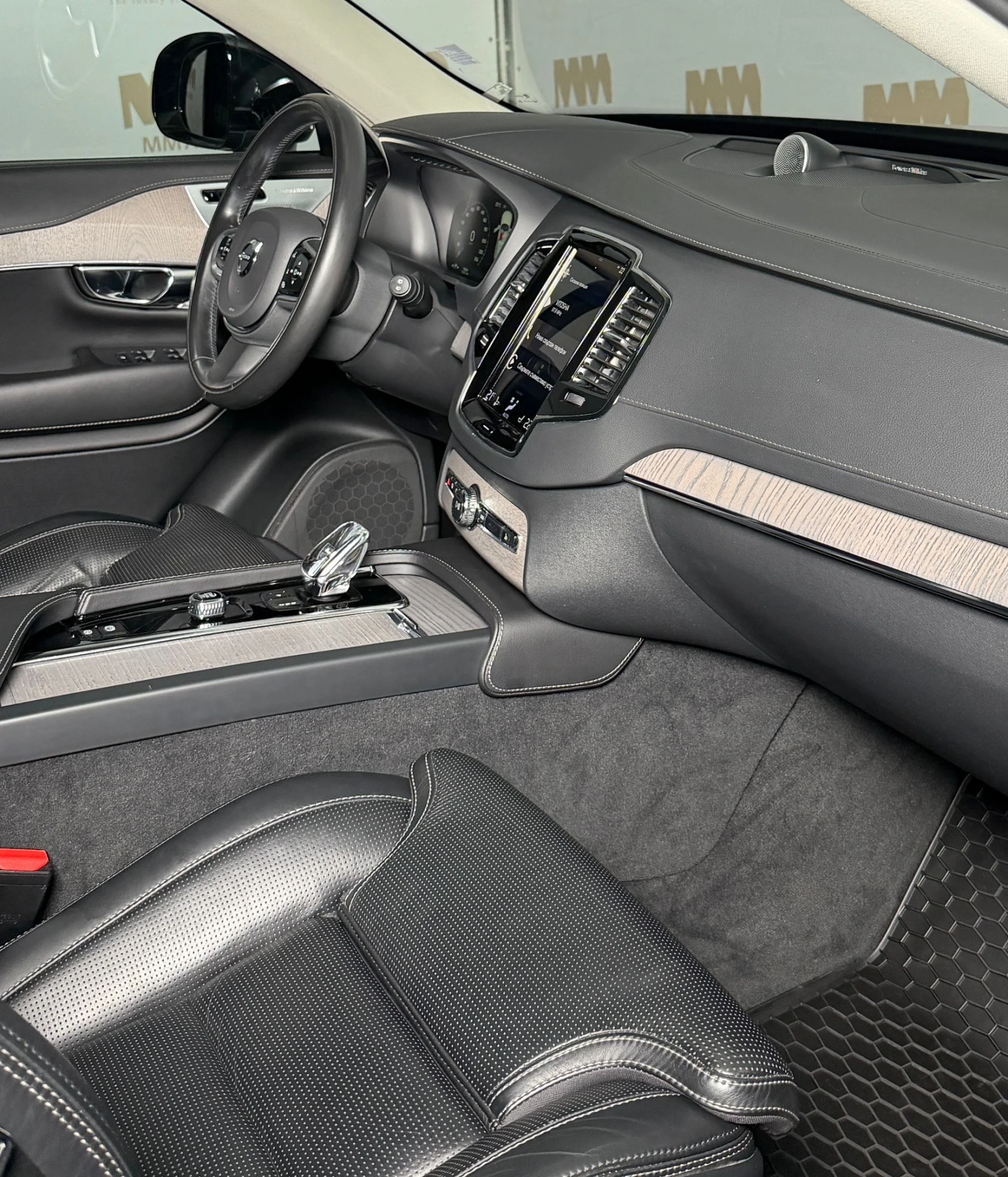 Volvo Xc90 T8 PHEV* Massage* Ventilation* Bowers* Pano* 7М, снимка 9 - Автомобили и джипове - 54953486