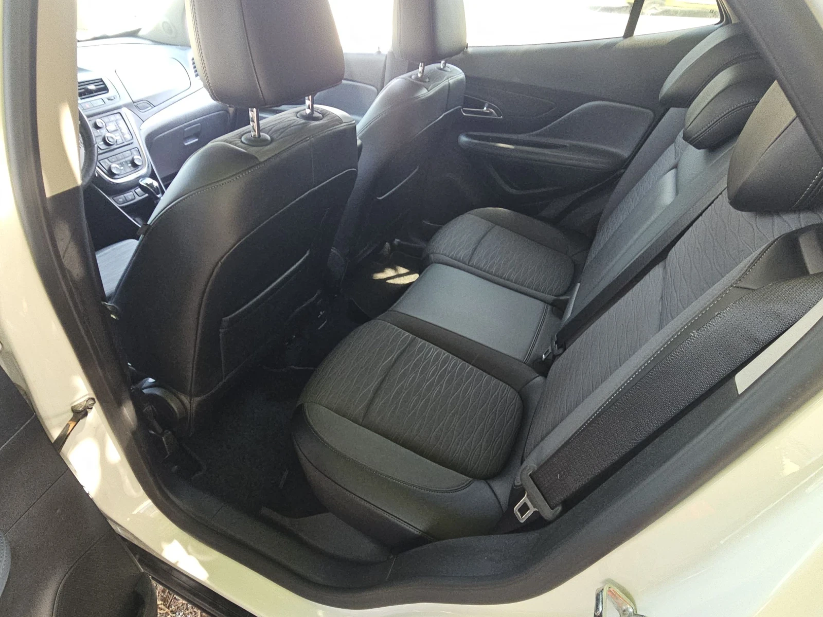 Opel Mokka 1.6cdti--4x4--navi, снимка 11 - Автомобили и джипове - 55119189