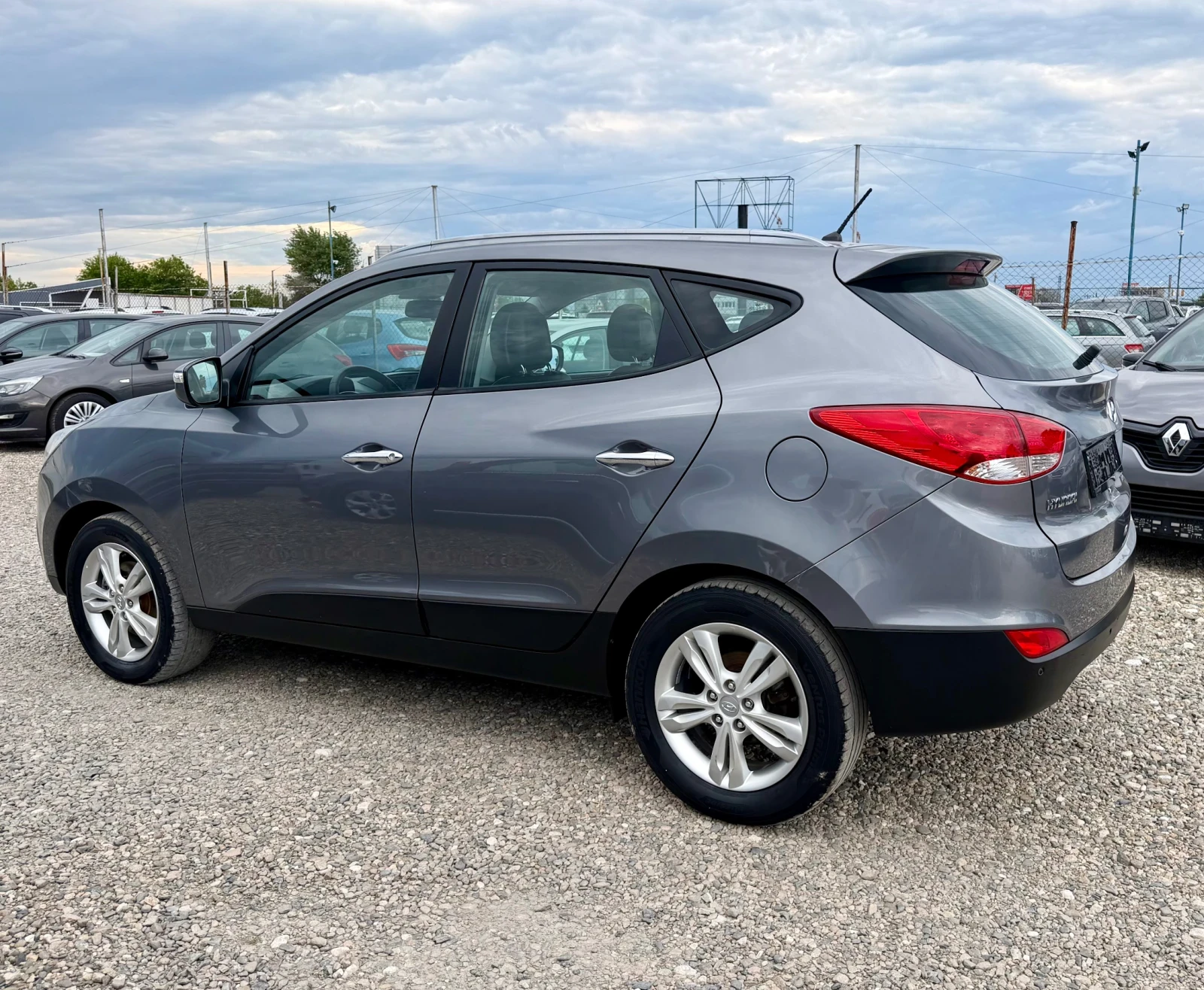 Hyundai IX35 1.7CRDI * КОЖА* НАВИГАЦИЯ* ПОДГРЕВ* , снимка 6 - Автомобили и джипове - 55216931