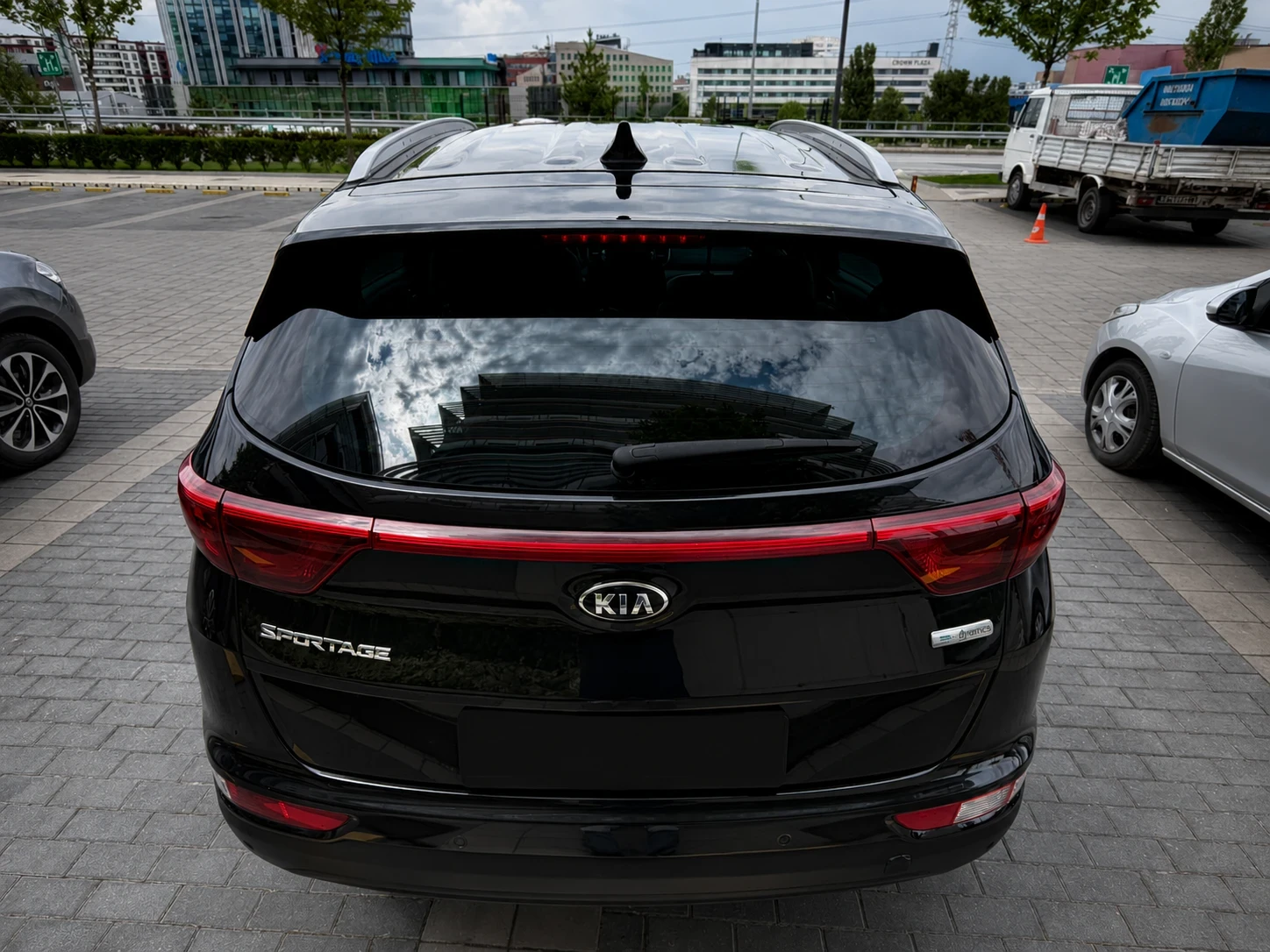 Kia Sportage, снимка 2 - Автомобили и джипове - 55326430