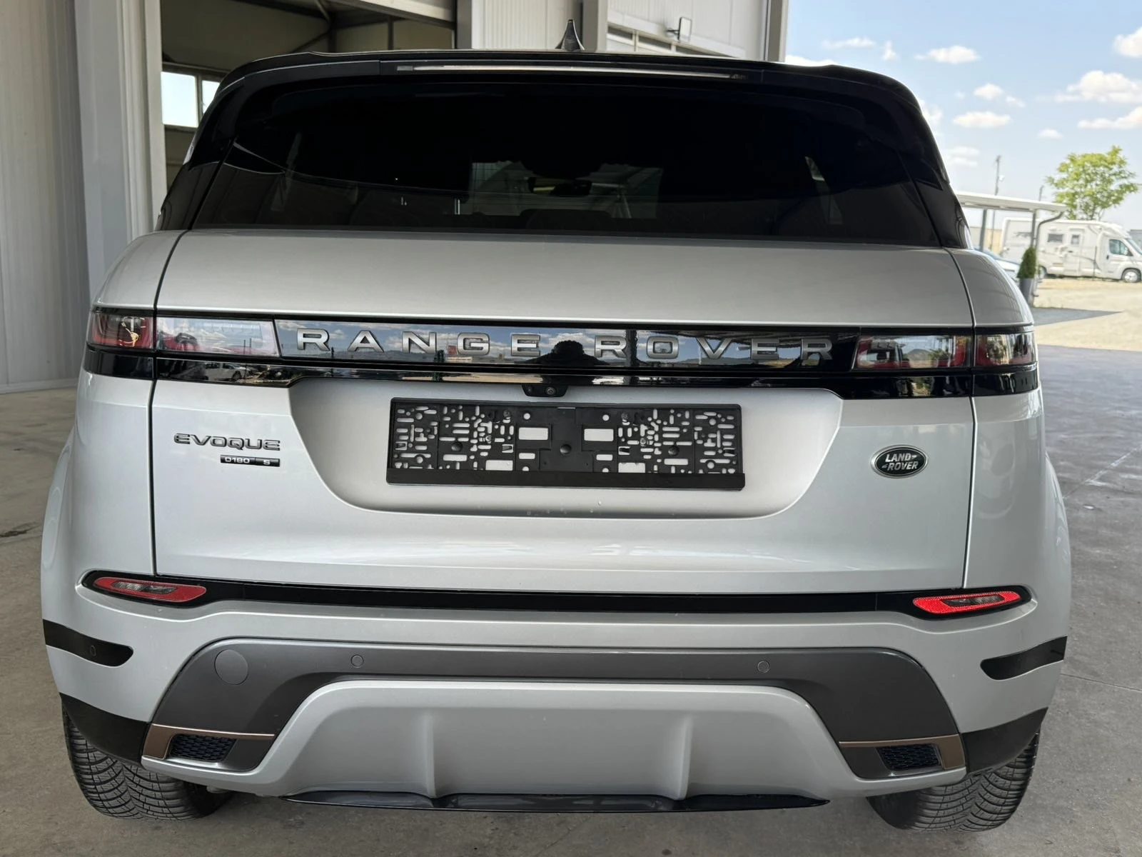 Land Rover Range Rover Evoque 2.0* S* 180ps* R-Dinamic* КОЖА* НАВИ* КАМЕРА, снимка 4 - Автомобили и джипове - 55883738