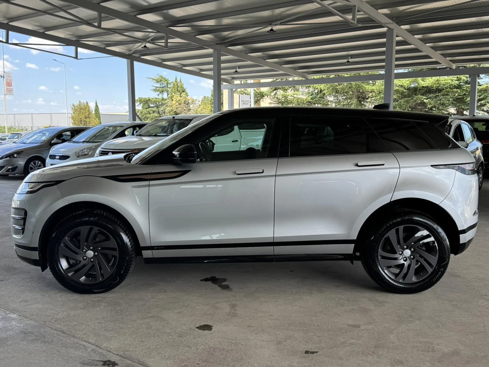 Land Rover Range Rover Evoque 2.0* S* 180ps* R-Dinamic* КОЖА* НАВИ* КАМЕРА, снимка 2 - Автомобили и джипове - 55883738