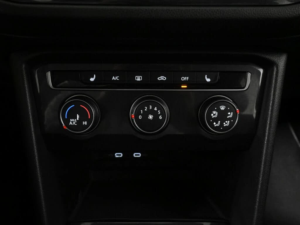 VW Tiguan 2.0 TSI Turbo 4Motion, снимка 14 - Автомобили и джипове - 56072597