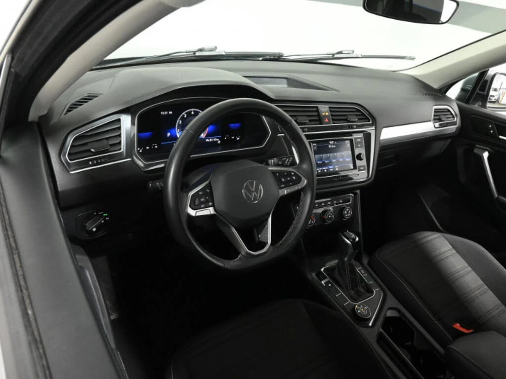 VW Tiguan 2.0 TSI Turbo 4Motion, снимка 10 - Автомобили и джипове - 56072597