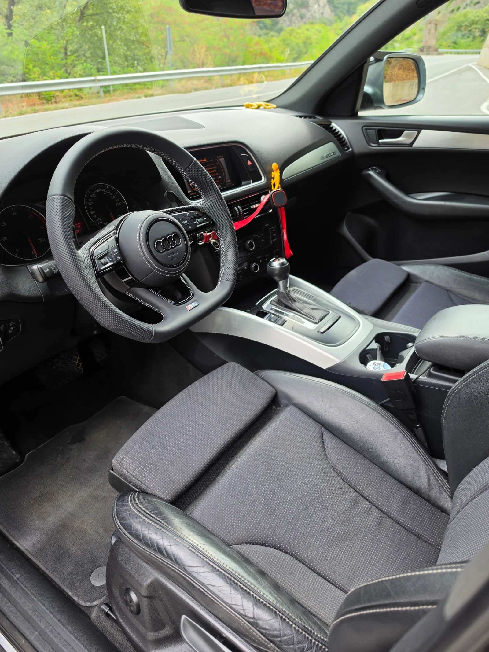 Audi Q5 2.0д, снимка 9 - Автомобили и джипове - 56183827