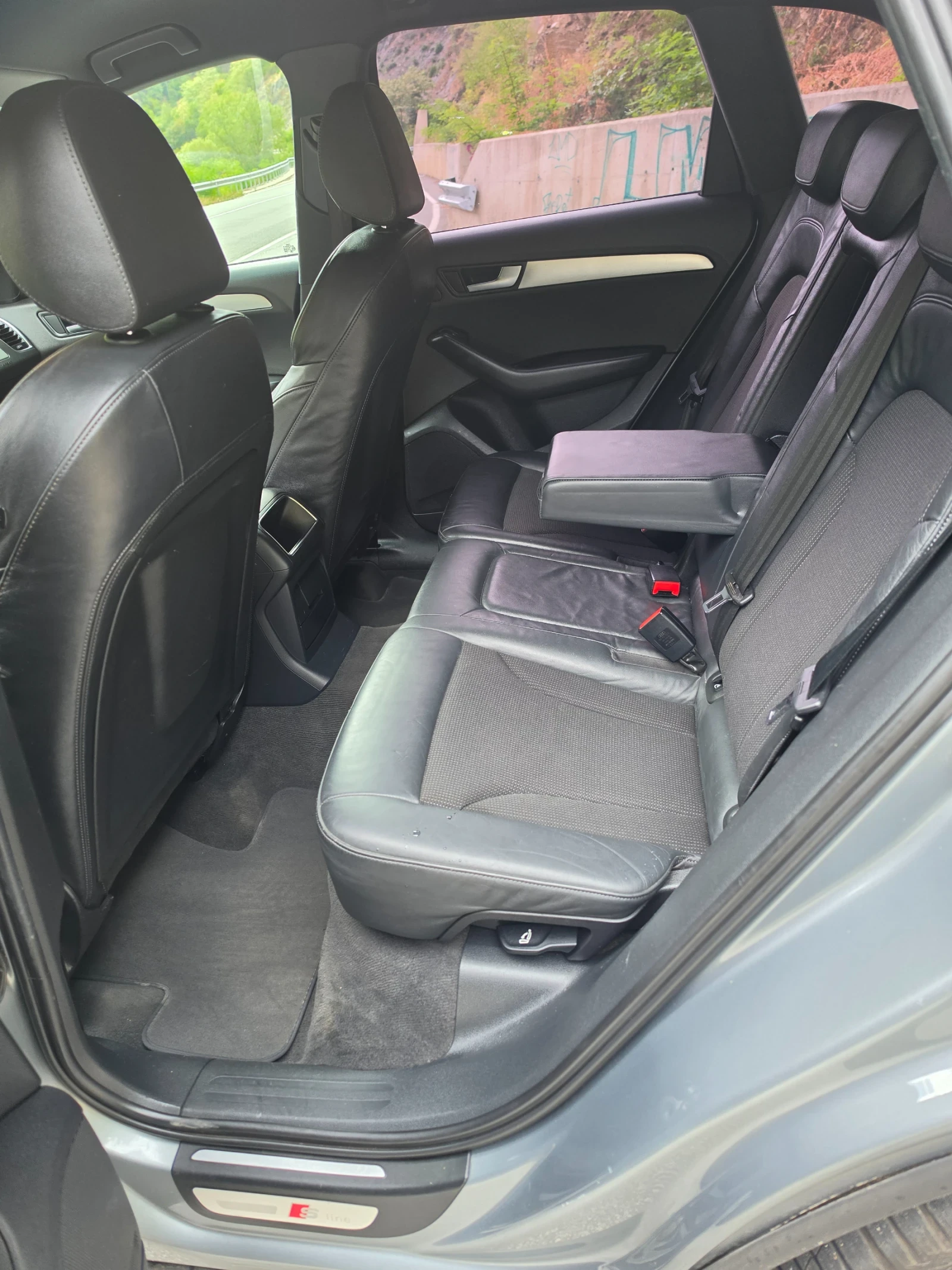 Audi Q5 2.0д, снимка 10 - Автомобили и джипове - 56183827