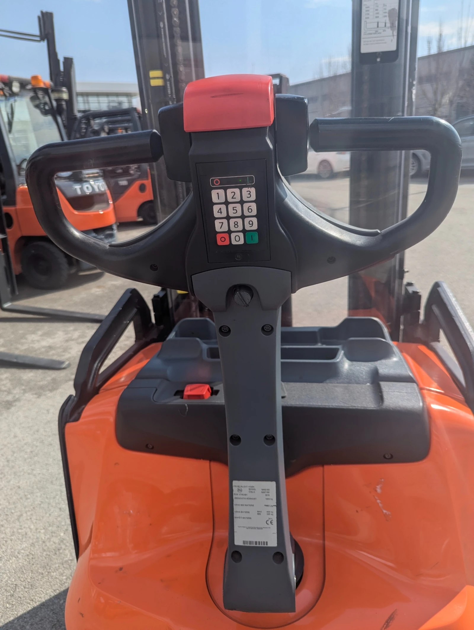 Електрокар Toyota, снимка 6 - Индустриална техника - 53766291