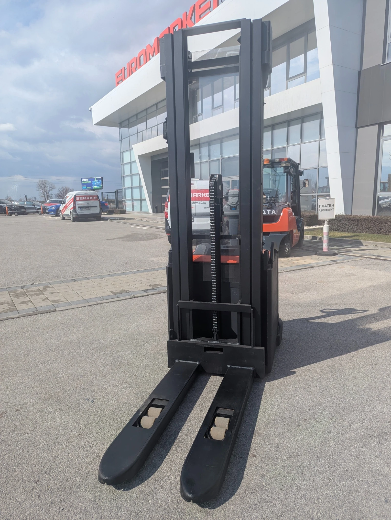 Електрокар Toyota, снимка 3 - Индустриална техника - 53766291