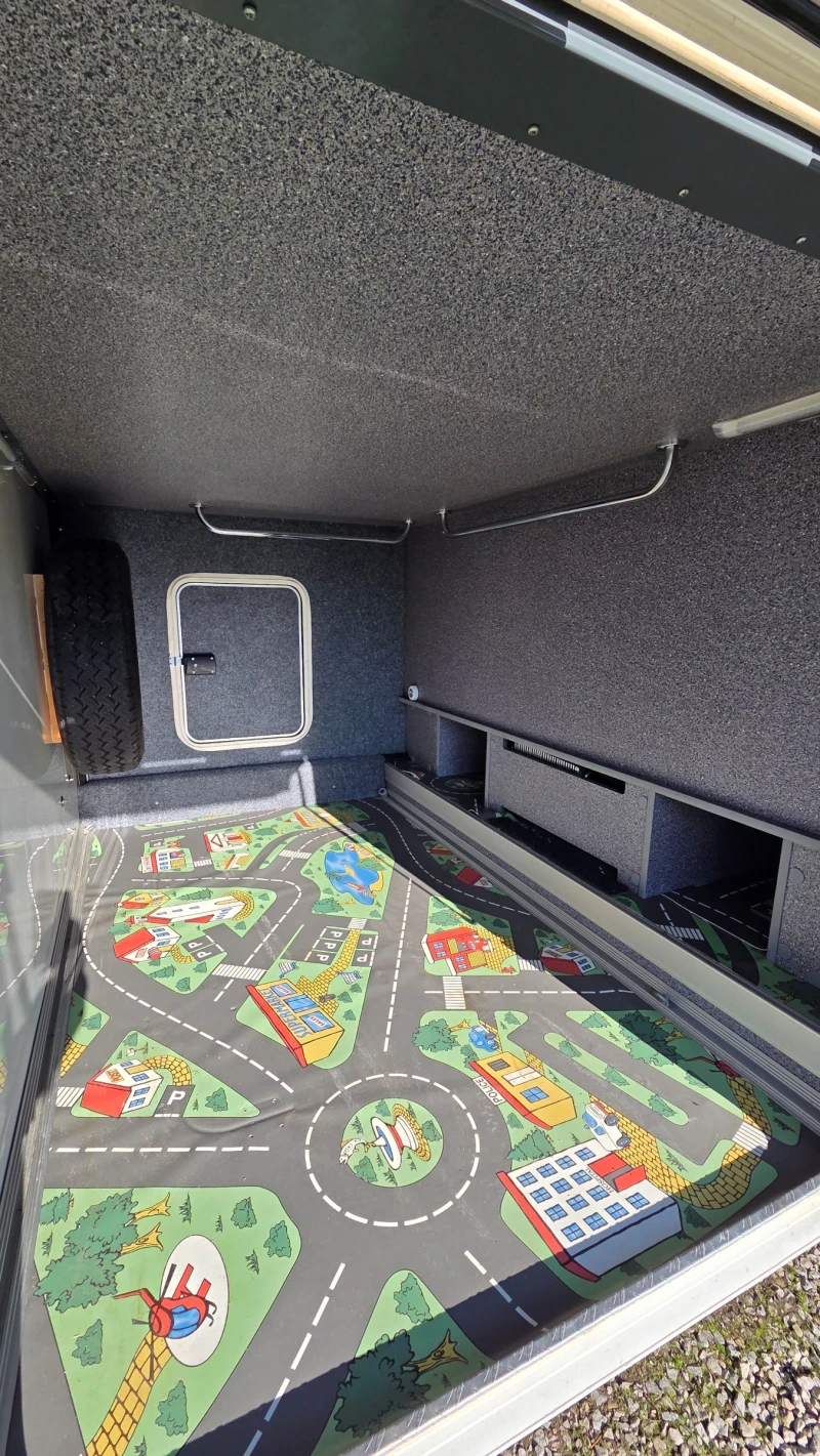 Кемпер Carthago Chic i47 3.5т 156hp , снимка 14 - Каравани и кемпери - 52060569