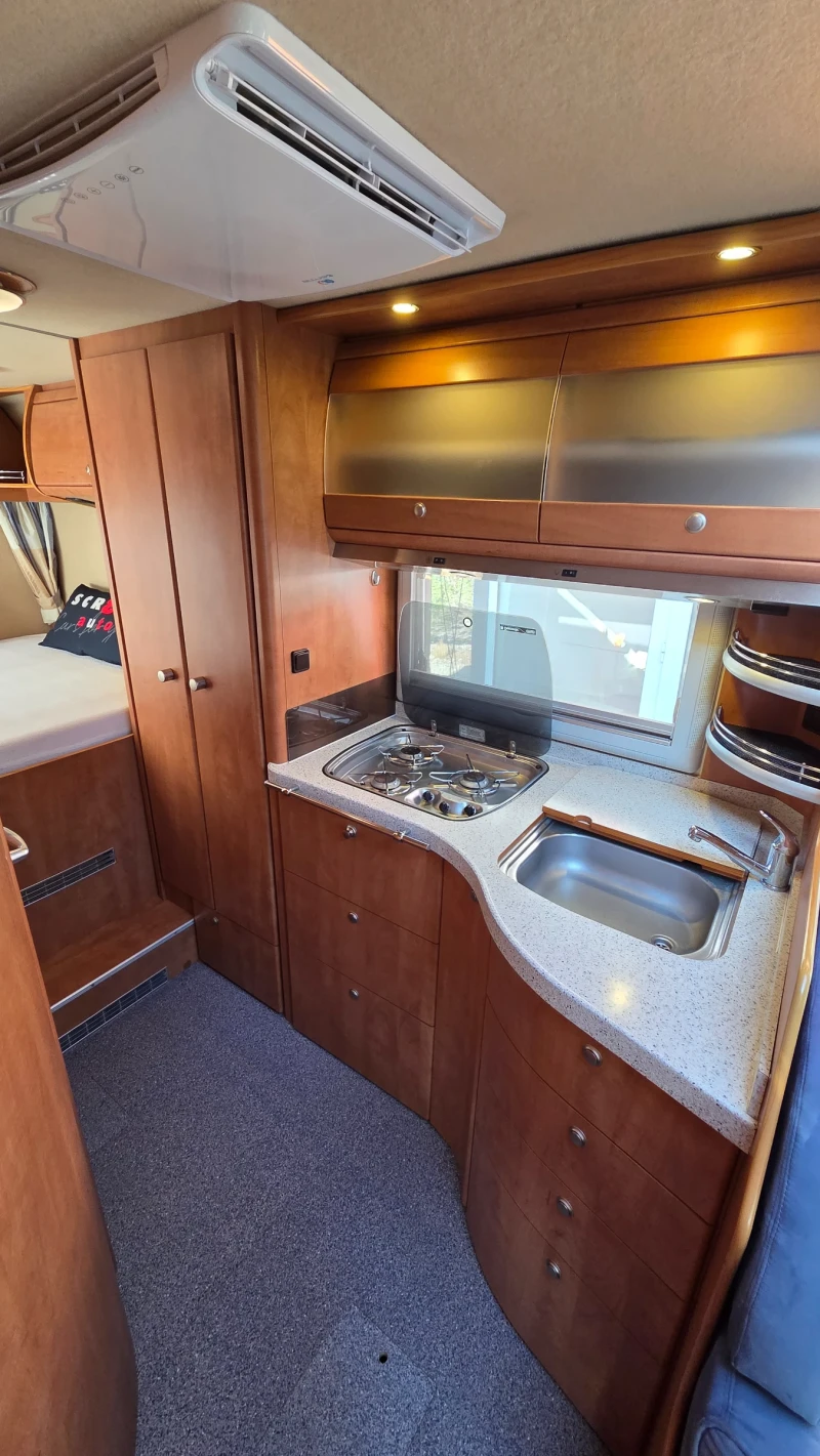 Кемпер Carthago Chic i47 3.5т 156hp , снимка 10 - Каравани и кемпери - 52060569