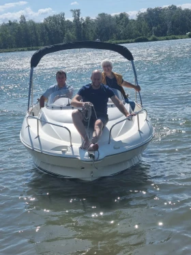 Лодка Quicksilver Aktiv470 kabin, снимка 9 - Воден транспорт - 53426418