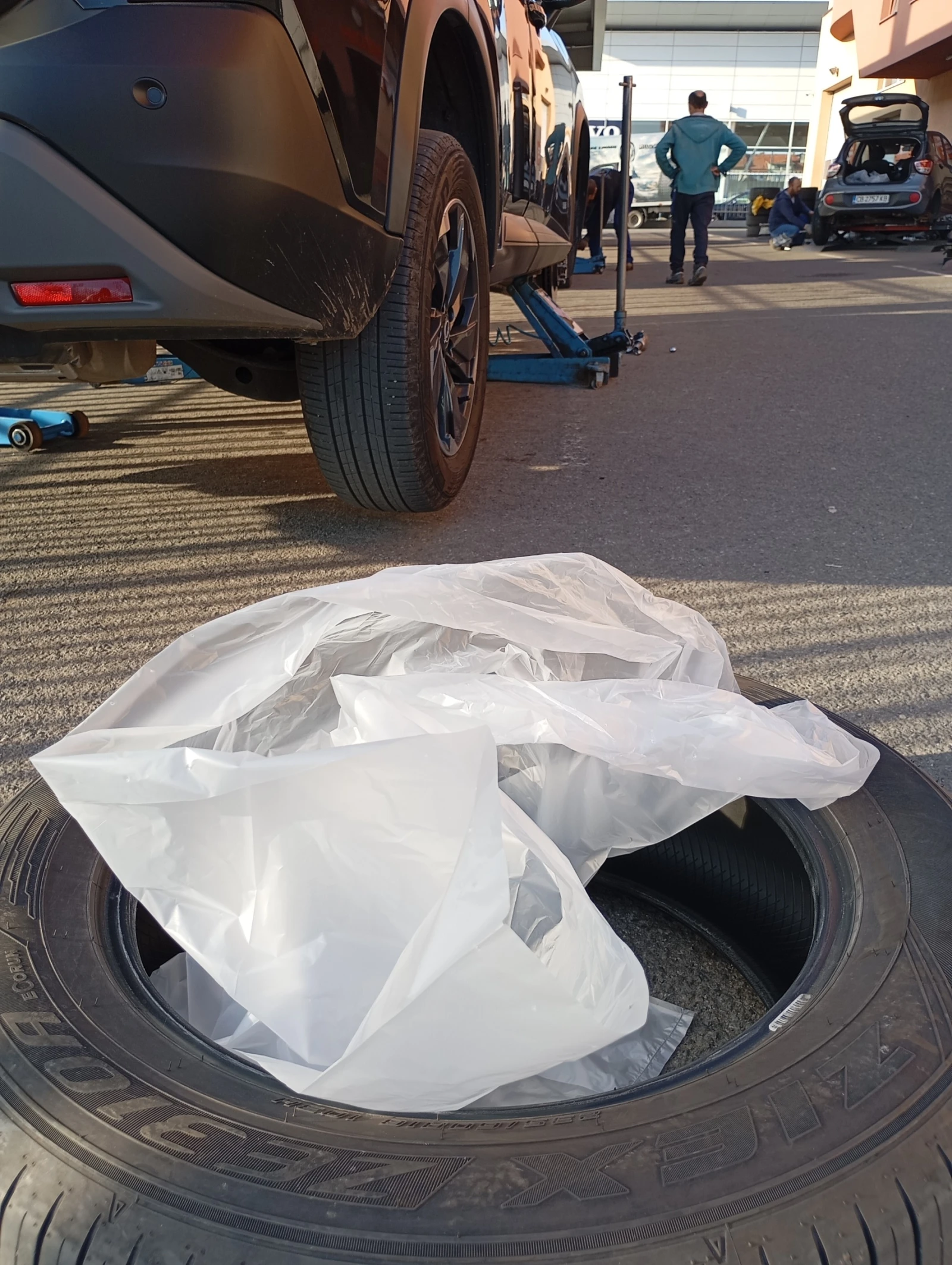 Гуми Летни 235/60R18