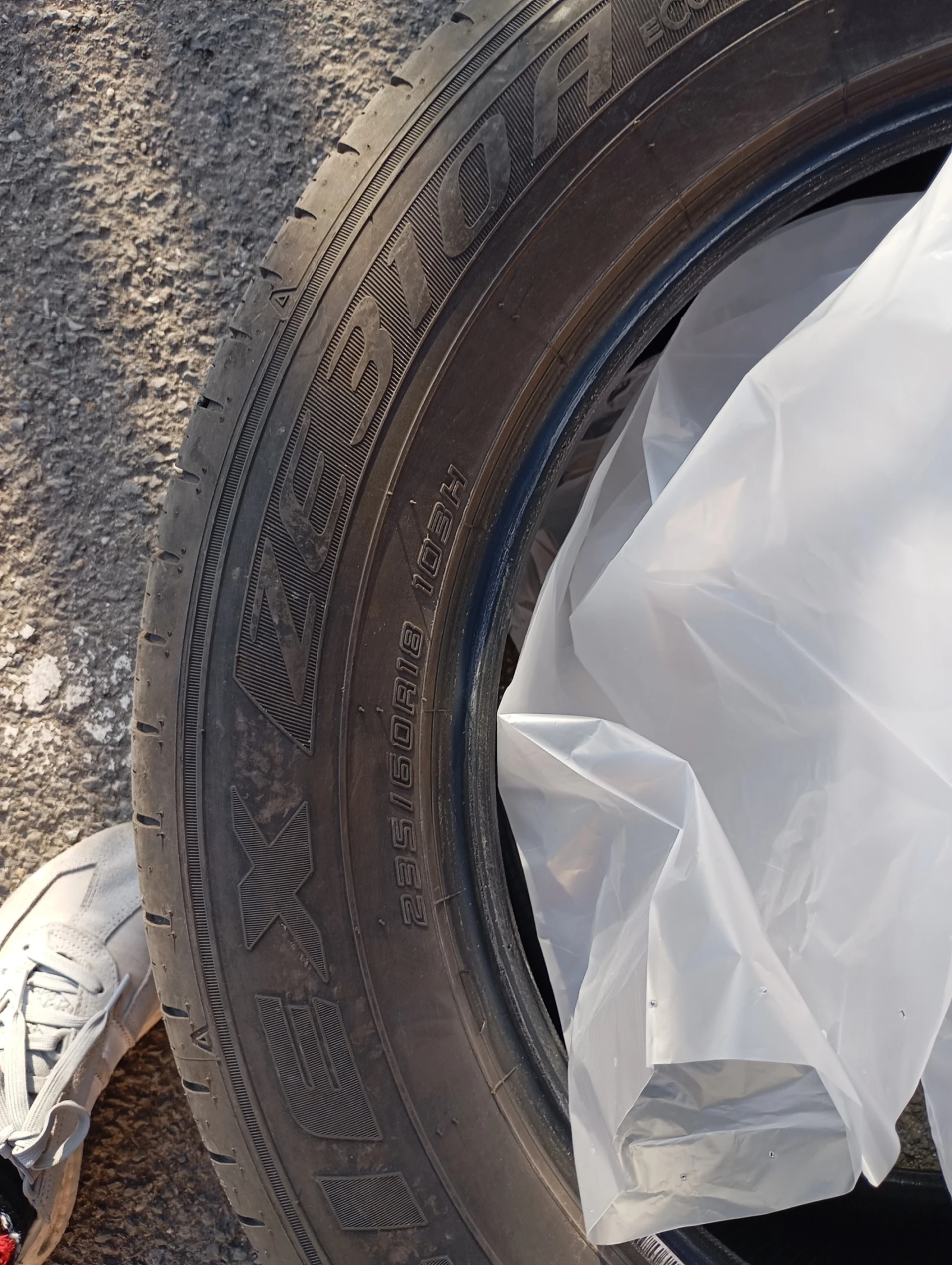 Гуми Летни 235/60R18, снимка 4 - Гуми и джанти - 53964189