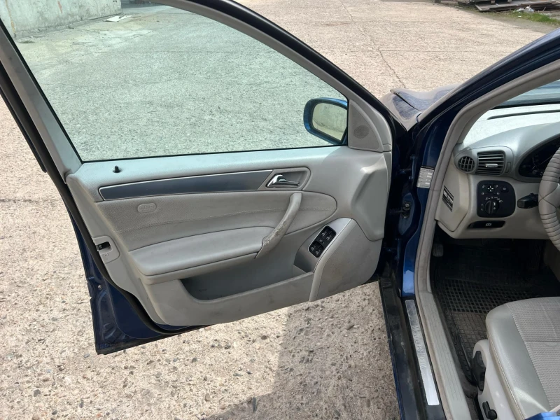 Mercedes-Benz C 320 CDI OM642, снимка 8 - Автомобили и джипове - 52189339