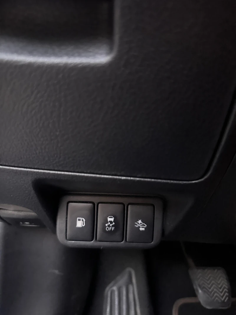 Toyota Avensis Toyota Avensis 2.0 D4D Edition S , снимка 11 - Автомобили и джипове - 52627019