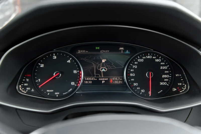 Audi A6 Avant/45TDI/PANO/19, снимка 12 - Автомобили и джипове - 51684759