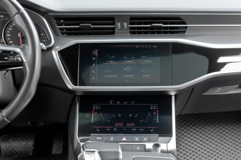 Audi A6 Avant/45TDI/PANO/19, снимка 13 - Автомобили и джипове - 51684759