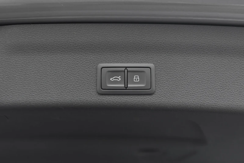 Audi A6 Avant/45TDI/PANO/19, снимка 17 - Автомобили и джипове - 51684759