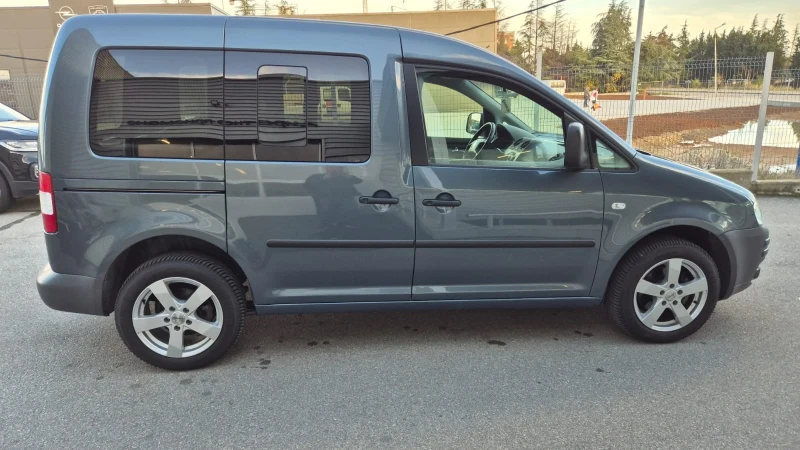 VW Caddy Life 102кс ТОП Германия, снимка 3 - Автомобили и джипове - 52502678