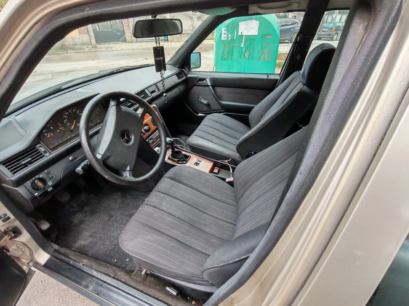 Mercedes-Benz 124 Е300, снимка 5 - Автомобили и джипове - 52687032