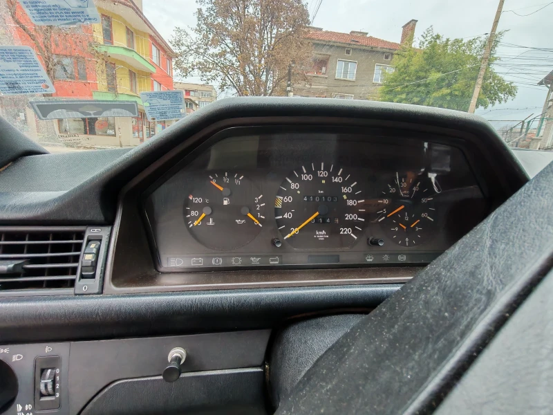 Mercedes-Benz 124 Е300, снимка 6 - Автомобили и джипове - 52687032