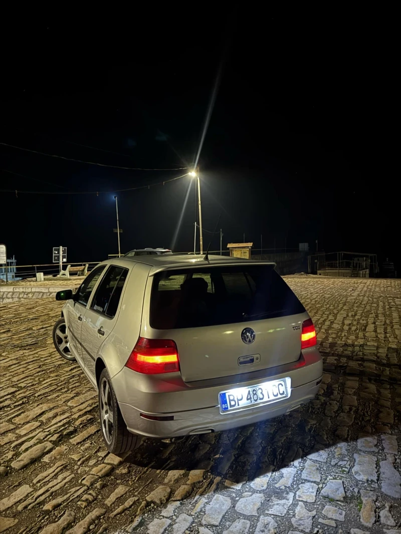 VW Golf, снимка 4 - Автомобили и джипове - 53125763