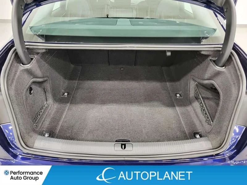 Audi A4 * Komfort 45 Quattro, Navi, 360 Cam, Heated Seats!, снимка 13 - Автомобили и джипове - 53524416