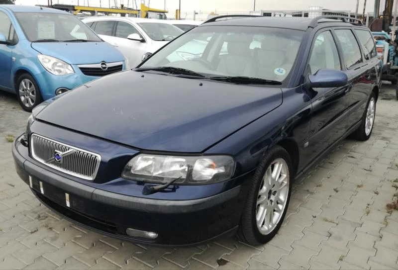 Volvo V70 2.4i/2.4D5/, снимка 8 - Автомобили и джипове - 22476032