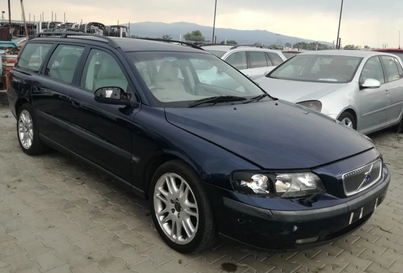 Volvo V70 2.4i/2.4D5/, снимка 7 - Автомобили и джипове - 22476032