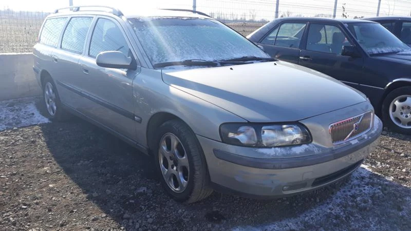 Volvo V70 2.4i/2.4D5/, снимка 2 - Автомобили и джипове - 22476032