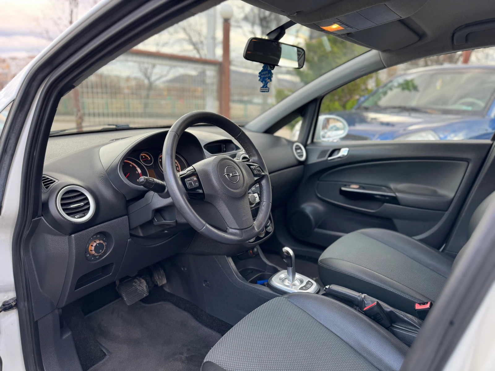 Opel Corsa 1.3CDTI KLIMATIK - изображение 5