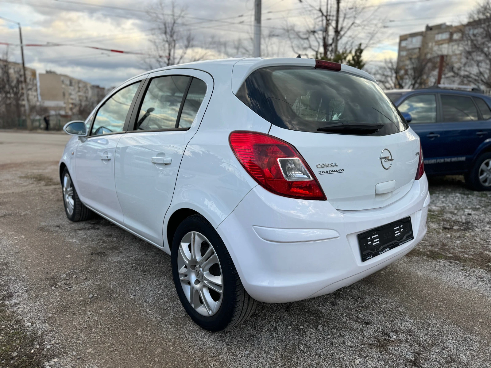 Opel Corsa 1.3CDTI KLIMATIK - изображение 3